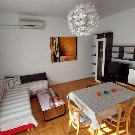 Apartman Sabadin Njivice Buitenkant foto