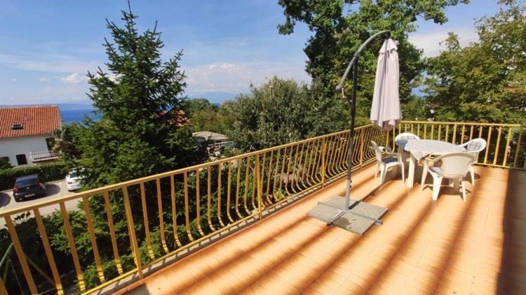 Apartman Sabadin Njivice Buitenkant foto