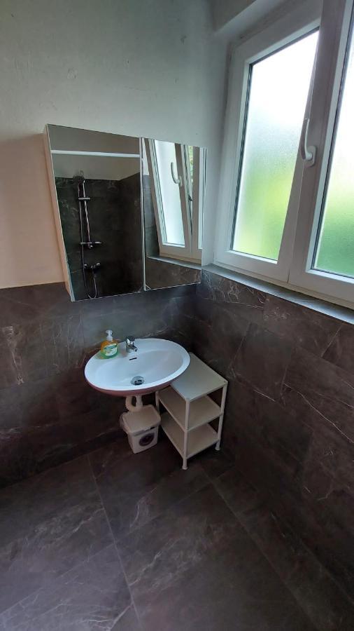 Apartman Sabadin Njivice Buitenkant foto