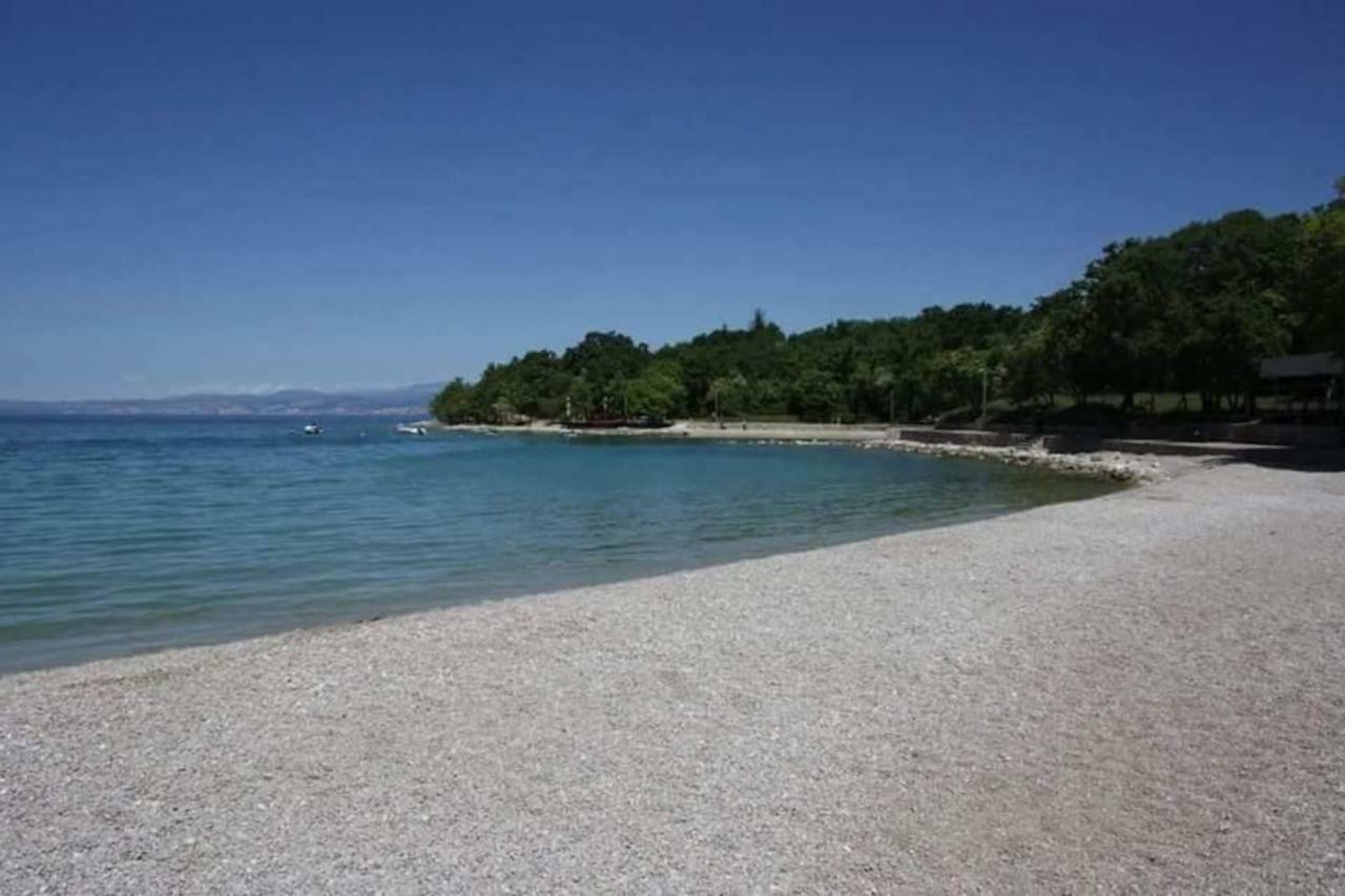 Apartman Sabadin Njivice Buitenkant foto